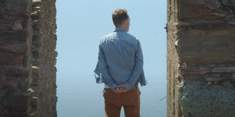 Apple — No Frame Missed