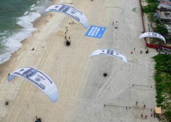 Transparency International —  Giant Money Bills During G20 Rio Summit