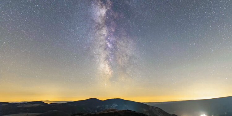 Earth Rotation – A Timelapse By Martin Giraud