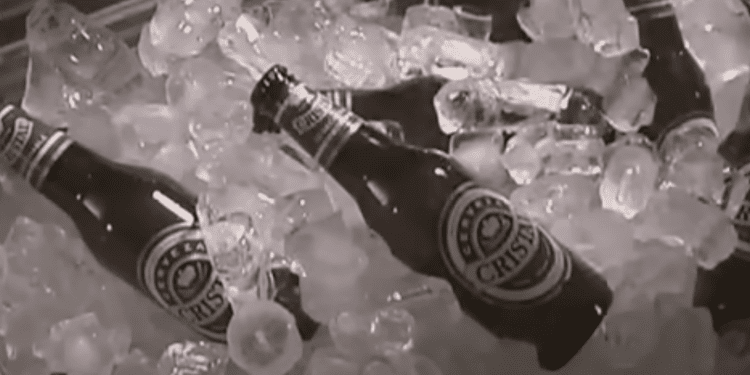 Integrated Cerveza Cristal Ads In Star Wars Movie