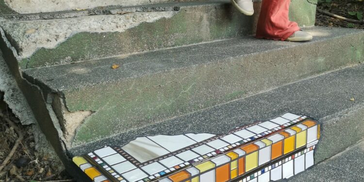 Revitalizes Cracked Pavement By Ememem