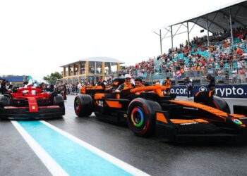 LEGO — Full Size Drivable Formula 1 Cars