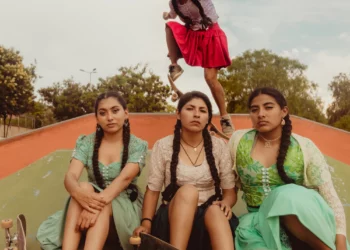 Cholitas Skaters By Celia D. Luna