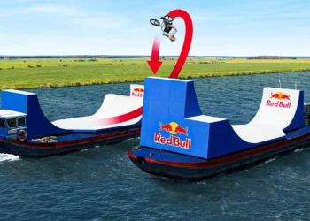 Red Bull —  Jumping a Bike Between Two Moving Boats