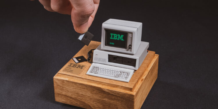 Miniature Computers By Nicolas Temese, a.k.a. Miniatua