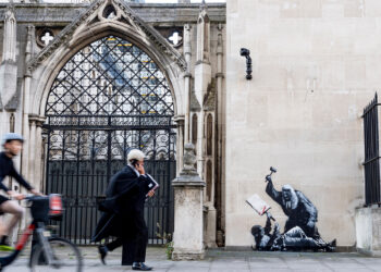 Mural at The Royal Courts of Justice By Banksy